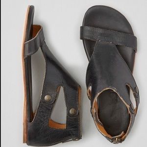 BNWOT stylish black sandals.